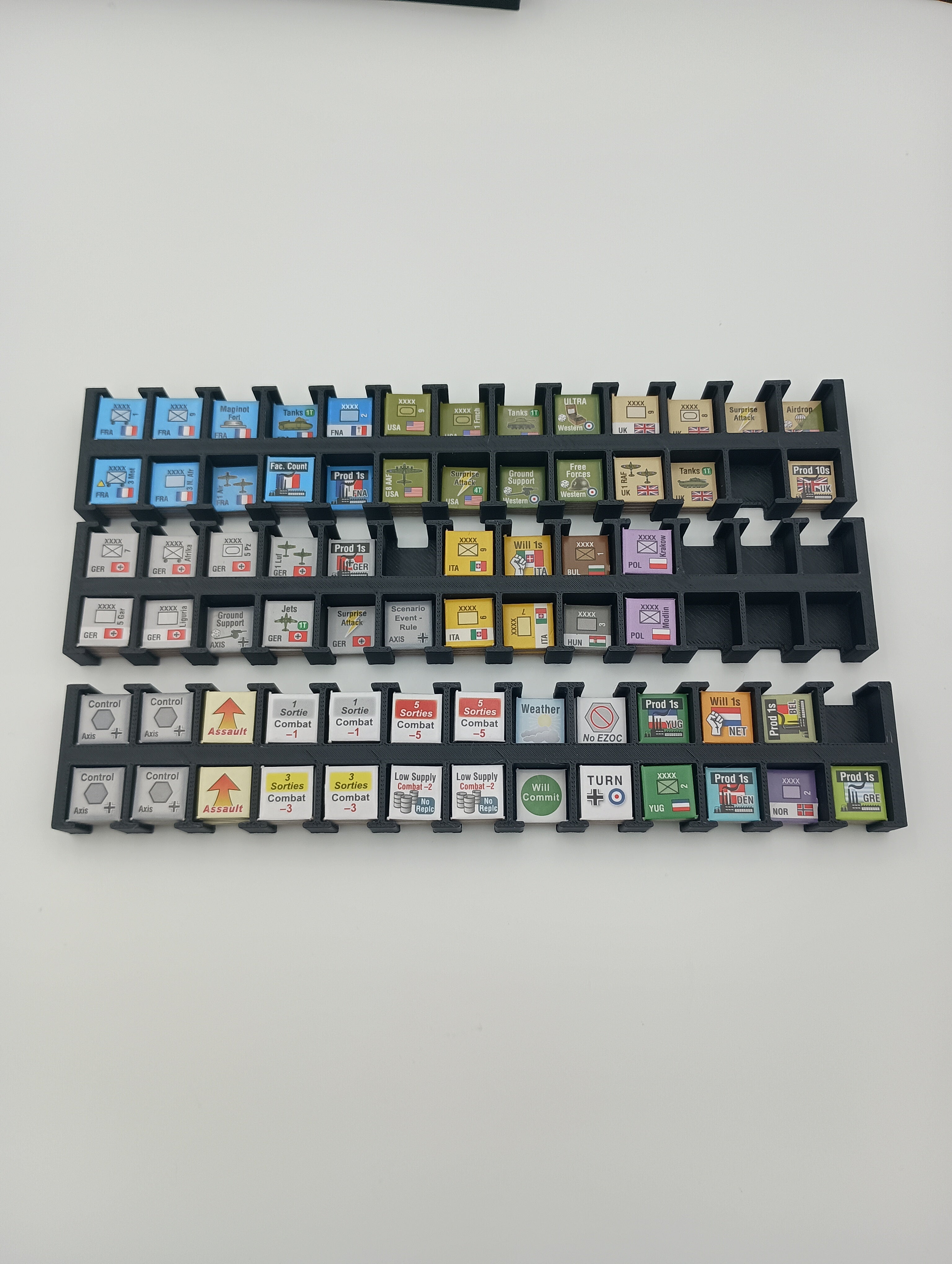 Unconditional Surrender: The Western Campaigns board game organizer